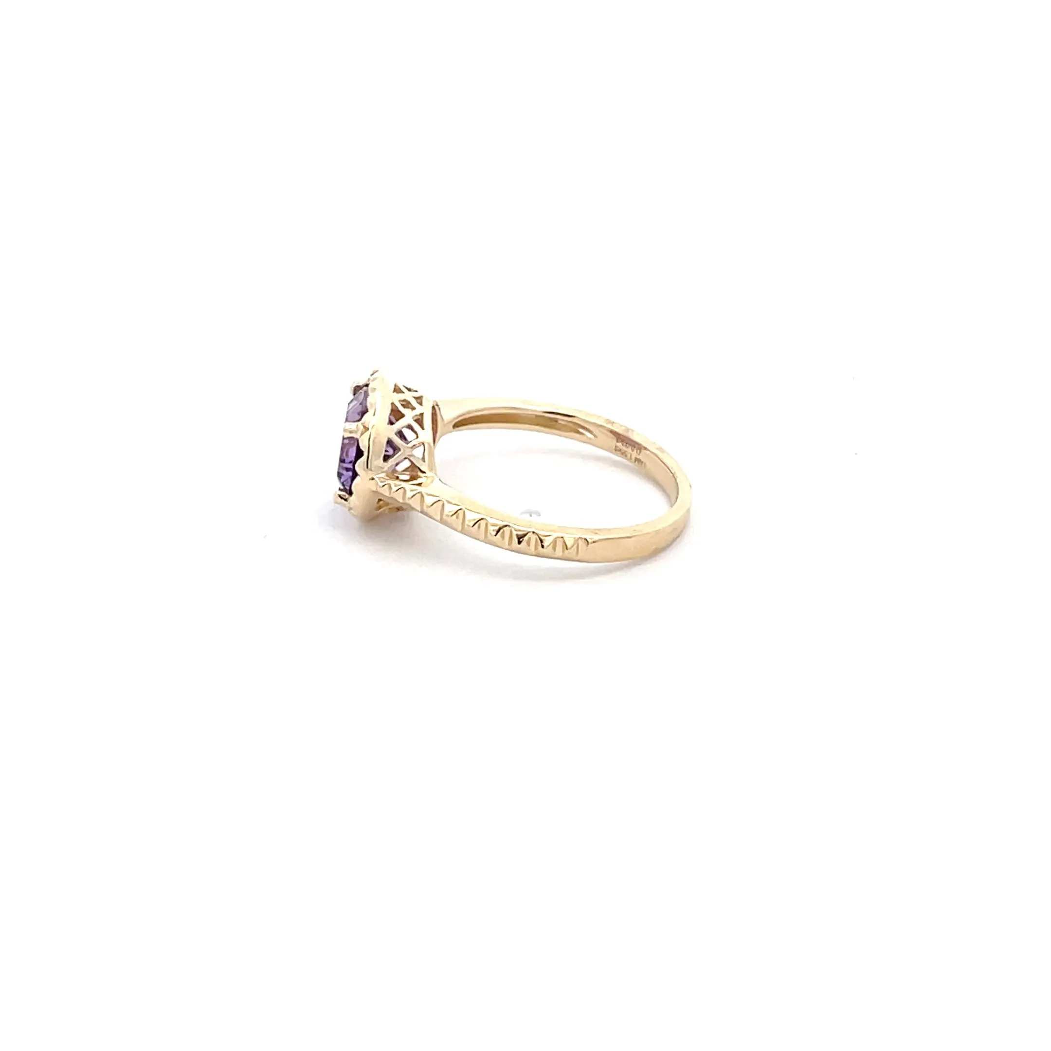 14K Yellow Gold Oval Fantasy Cut Amethyst Halo Ring (1.58ctw)