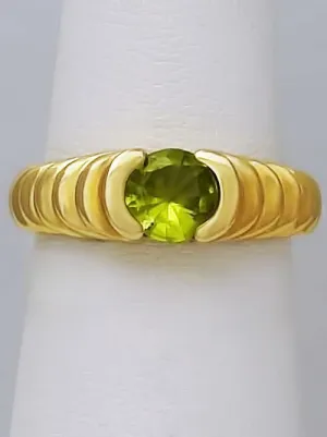 14k YELLOW GOLD RIBBED STEP BAND SOLITAIRE .75ct ROUND PERIDOT RING