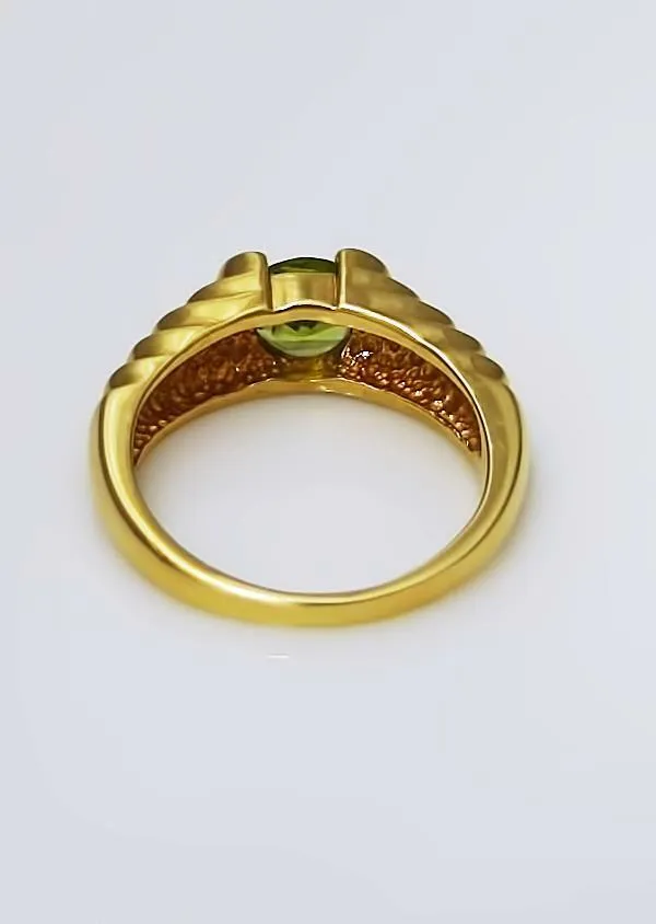 14k YELLOW GOLD RIBBED STEP BAND SOLITAIRE .75ct ROUND PERIDOT RING