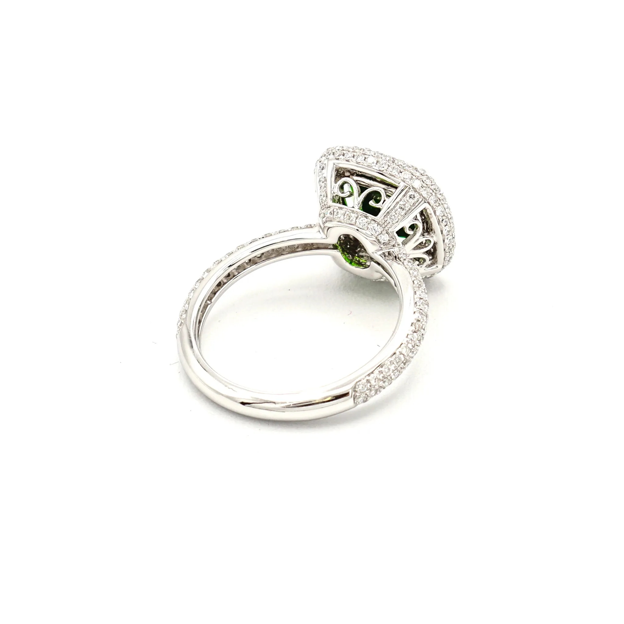 18k White Gold Green Chrome Diopside on Diamond Halo Ring