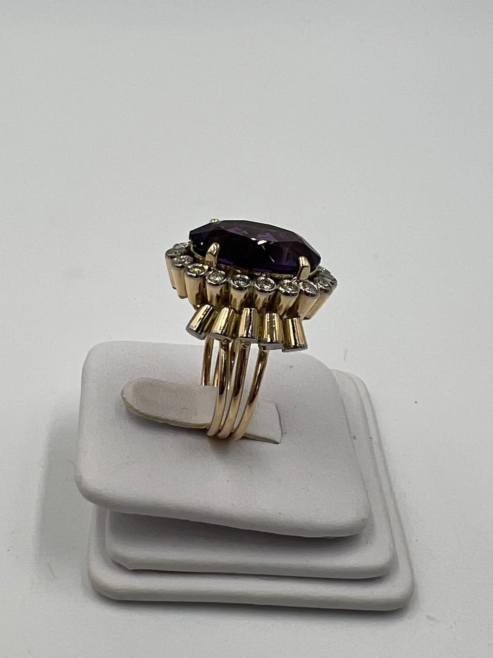 1950s Retro Amethyst Diamond Yellow Gold Cocktail Ring