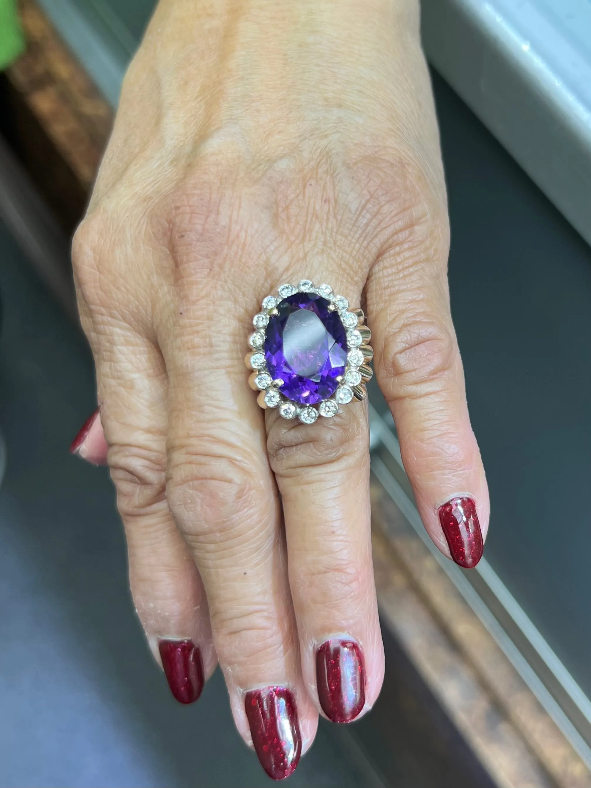 1950s Retro Amethyst Diamond Yellow Gold Cocktail Ring