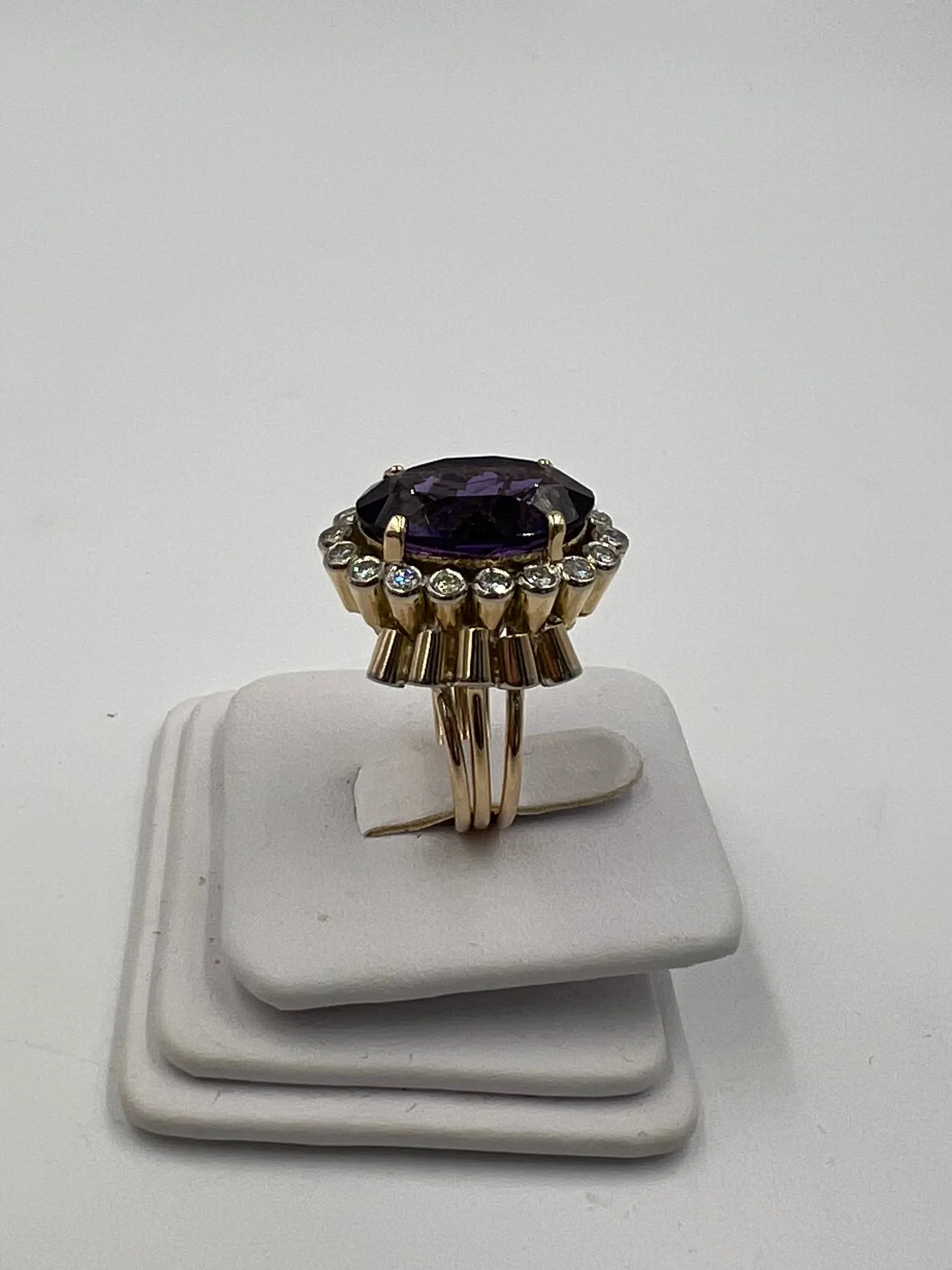 1950s Retro Amethyst Diamond Yellow Gold Cocktail Ring