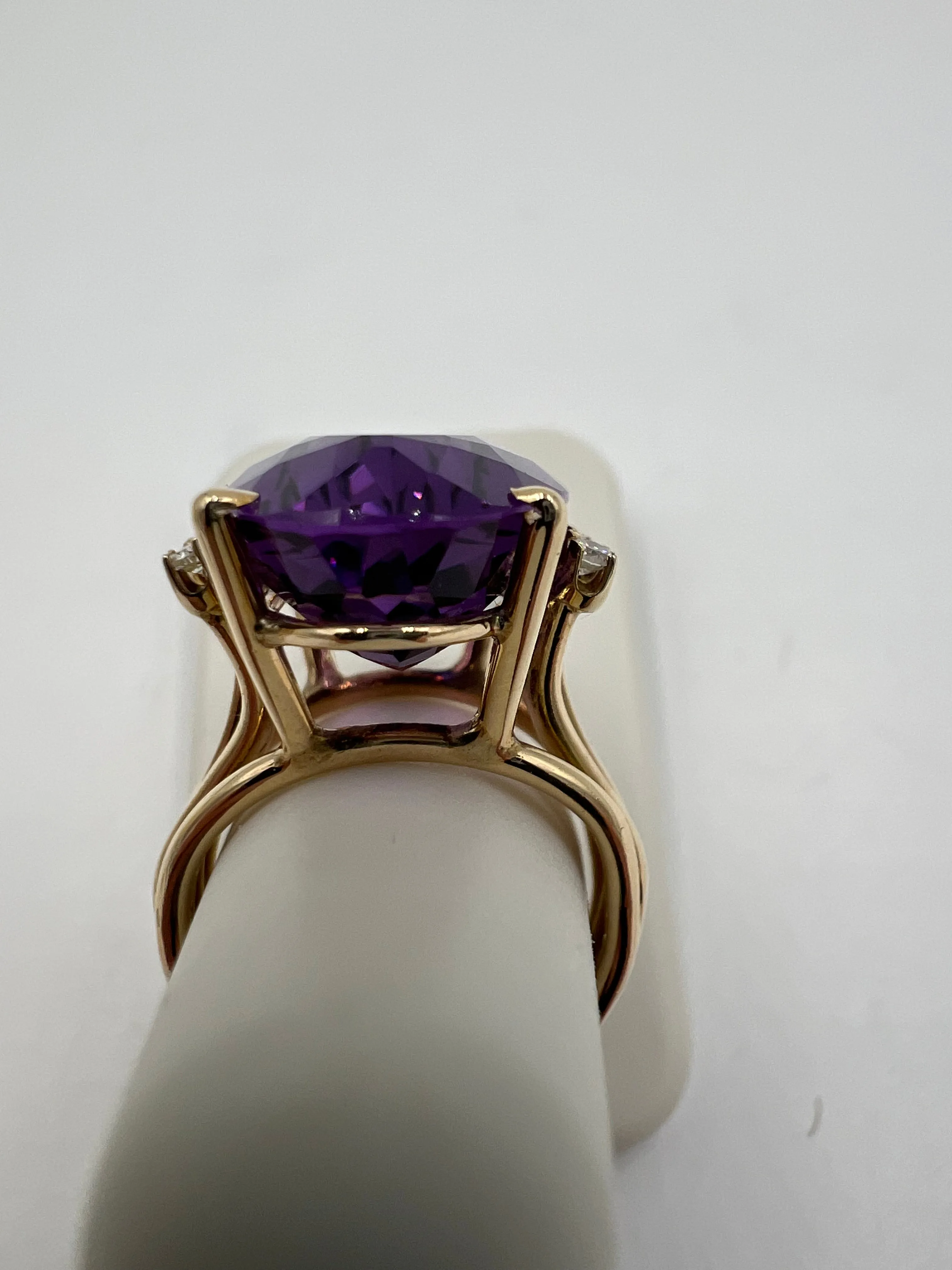 1970s Amethyst Diamond Yellow Gold Cocktail Ring