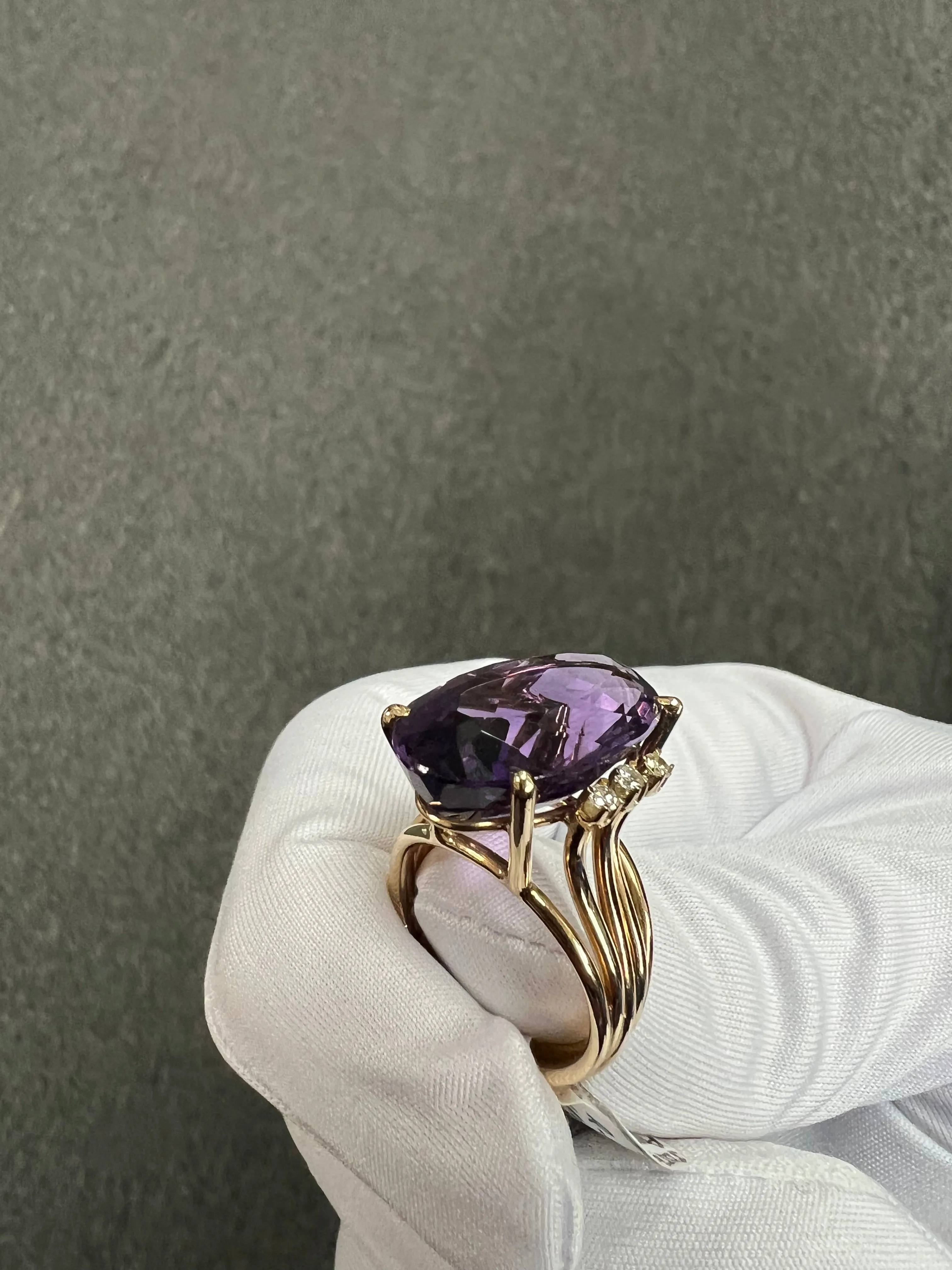 1970s Amethyst Diamond Yellow Gold Cocktail Ring