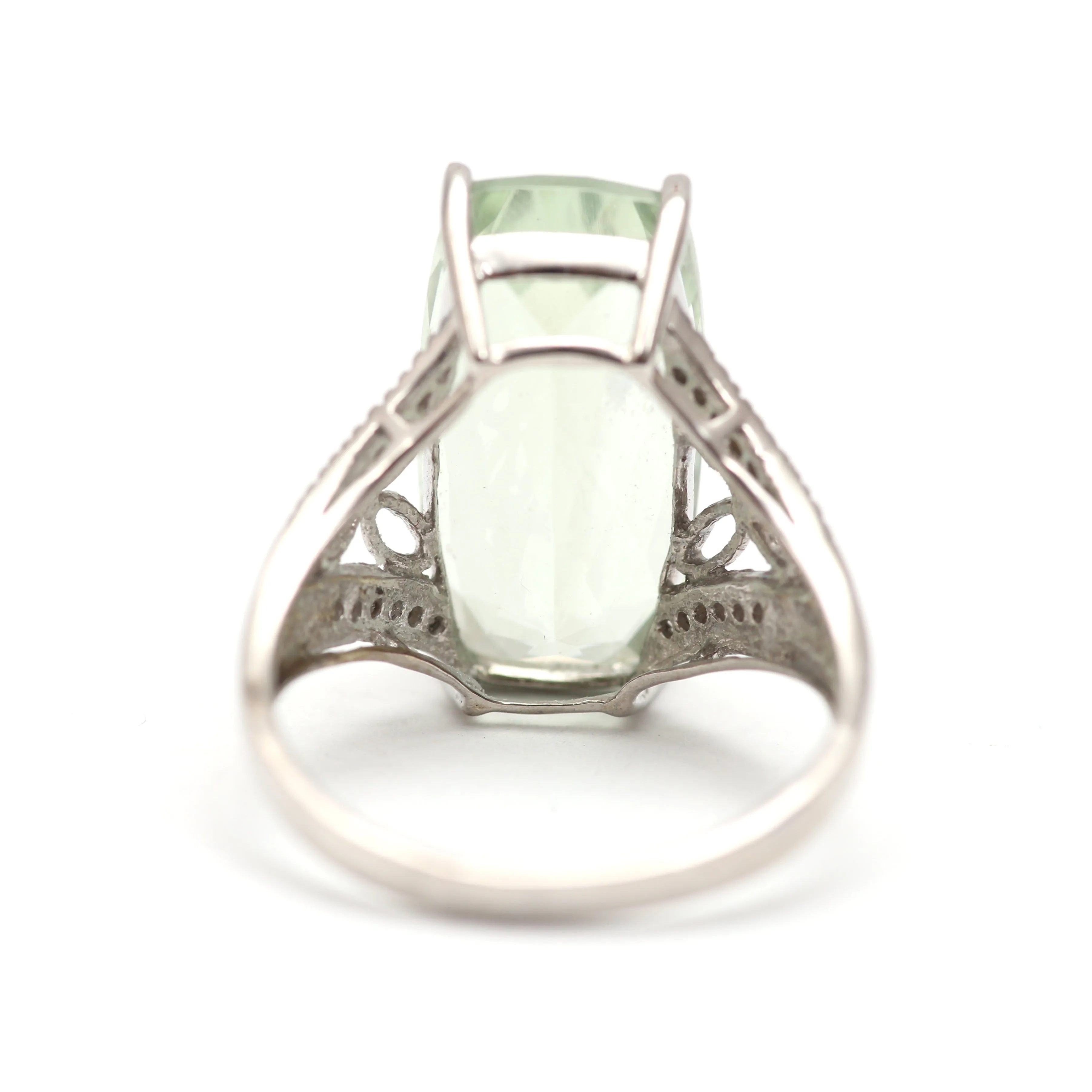 9k Green Amethyst Ring