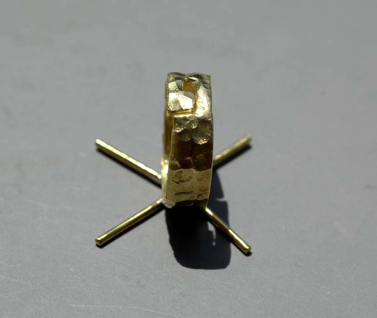 Brass Adjustable Ring Claw Setting For Natural Stones or Whatever with Pattern Hammered Mini Claw 4 Prongs