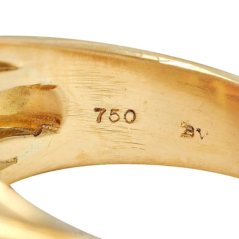 Bulgari 1970's Red Spinel 18 Karat Yellow Gold Vintage Three Stone Unisex Signet Ring