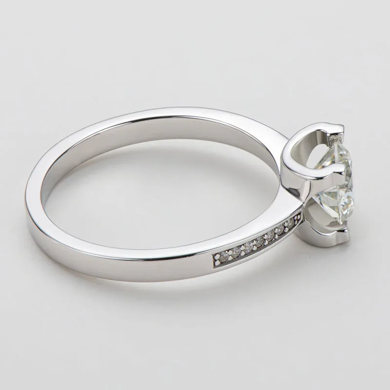 Classic Round Cut Moissanite Diamond Micro Setting Solitaire Rings