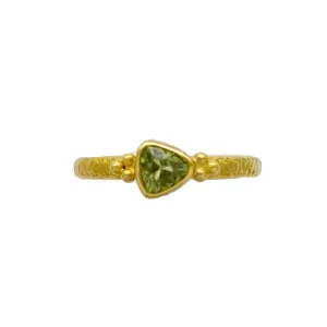 Hammered Twinkler Peridot Ring
