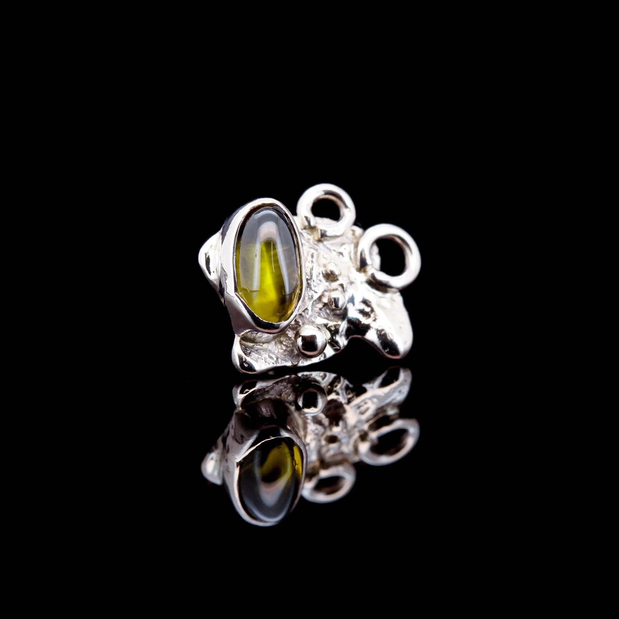 Olive Peridot in 18kt White Gold - Dots & Rings - 14ga Threaded end