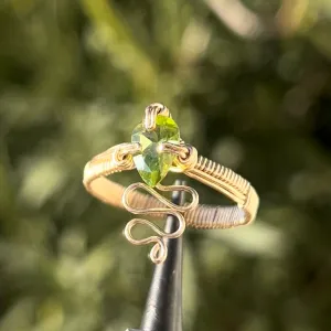 Peridot Nagini Ring 𓆙