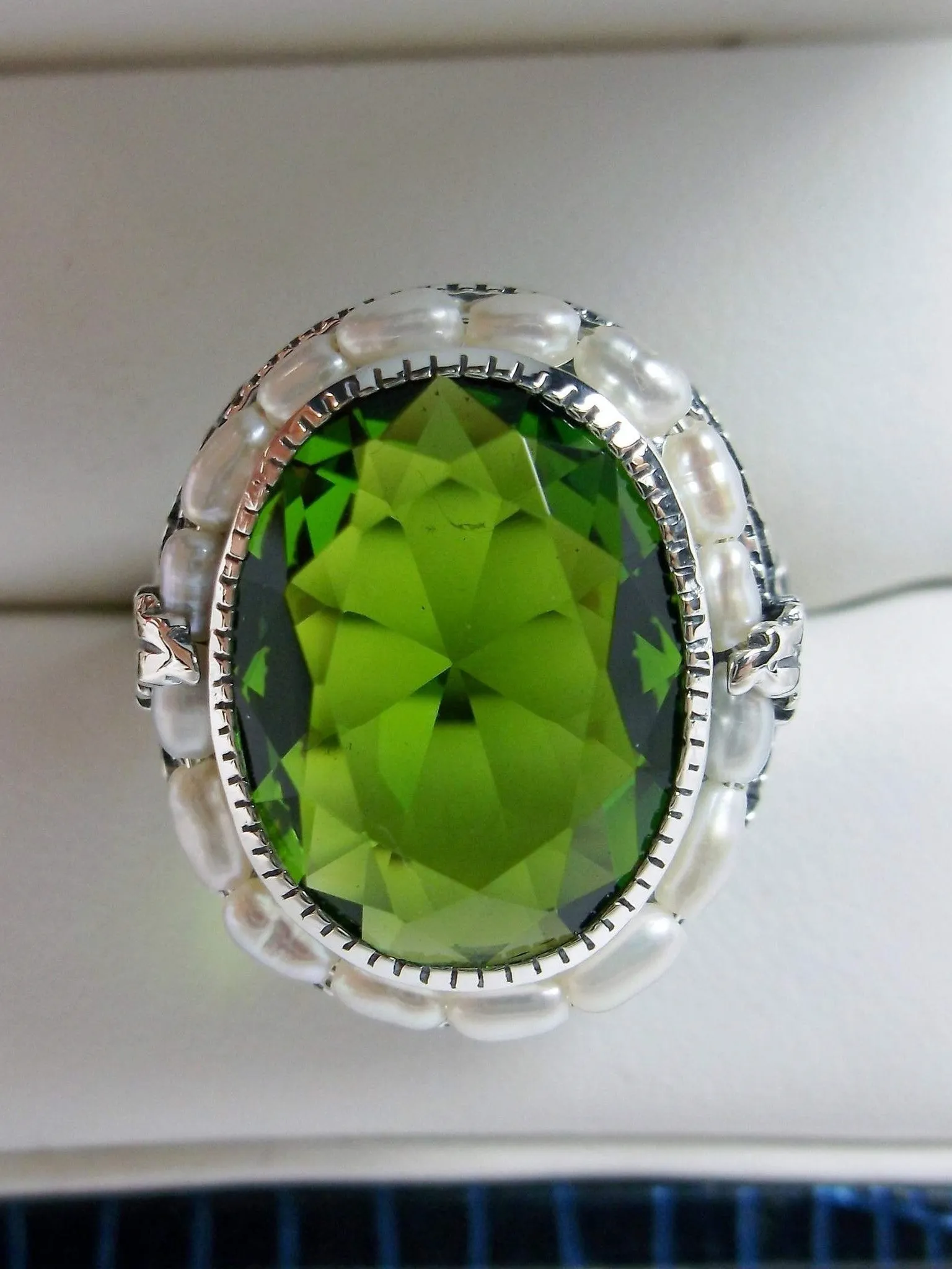 Peridot Ring, Garden Leaf Silver Filigree, Victorian Jewelry #D156