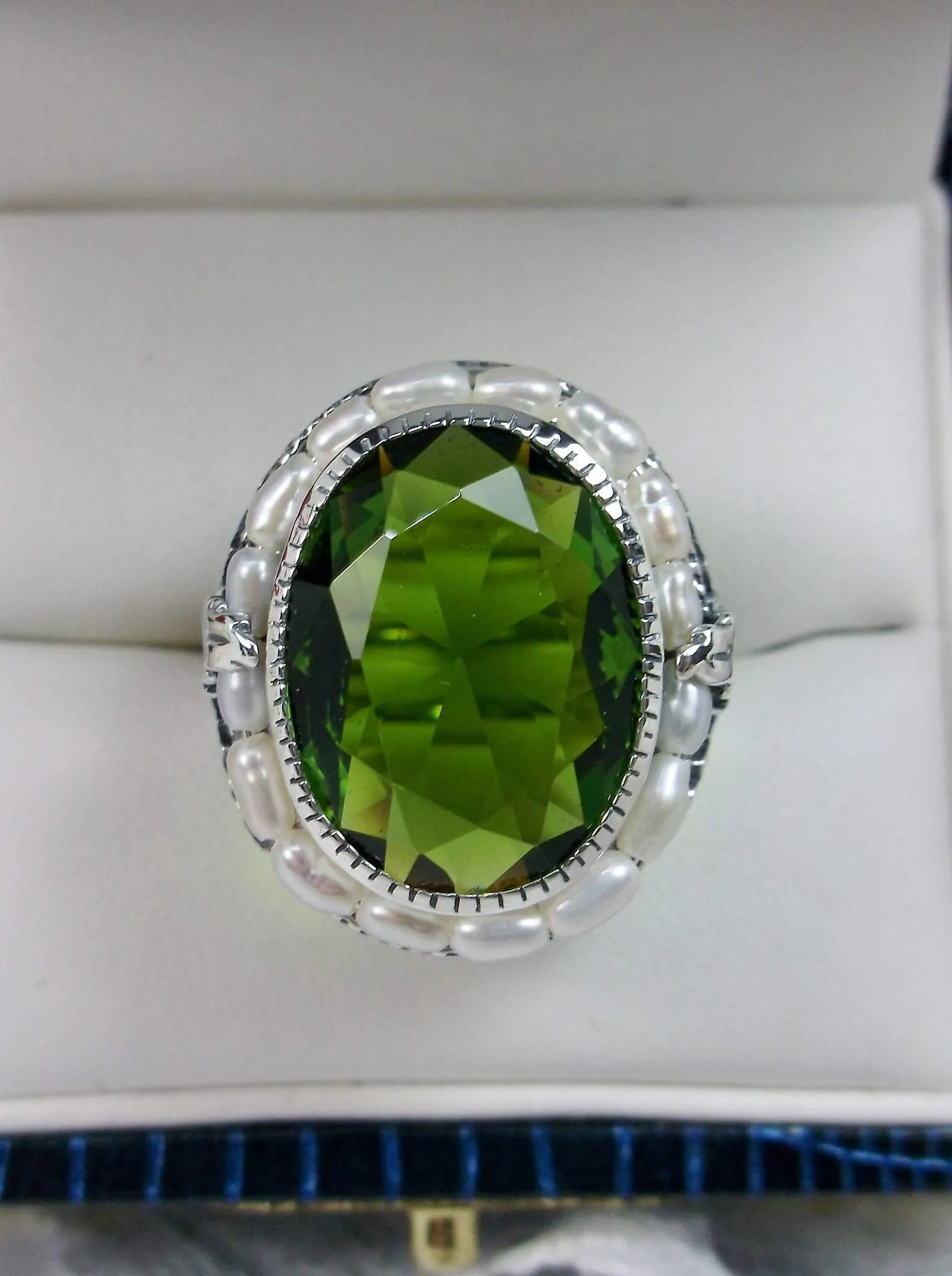Peridot Ring, Garden Leaf Silver Filigree, Victorian Jewelry #D156