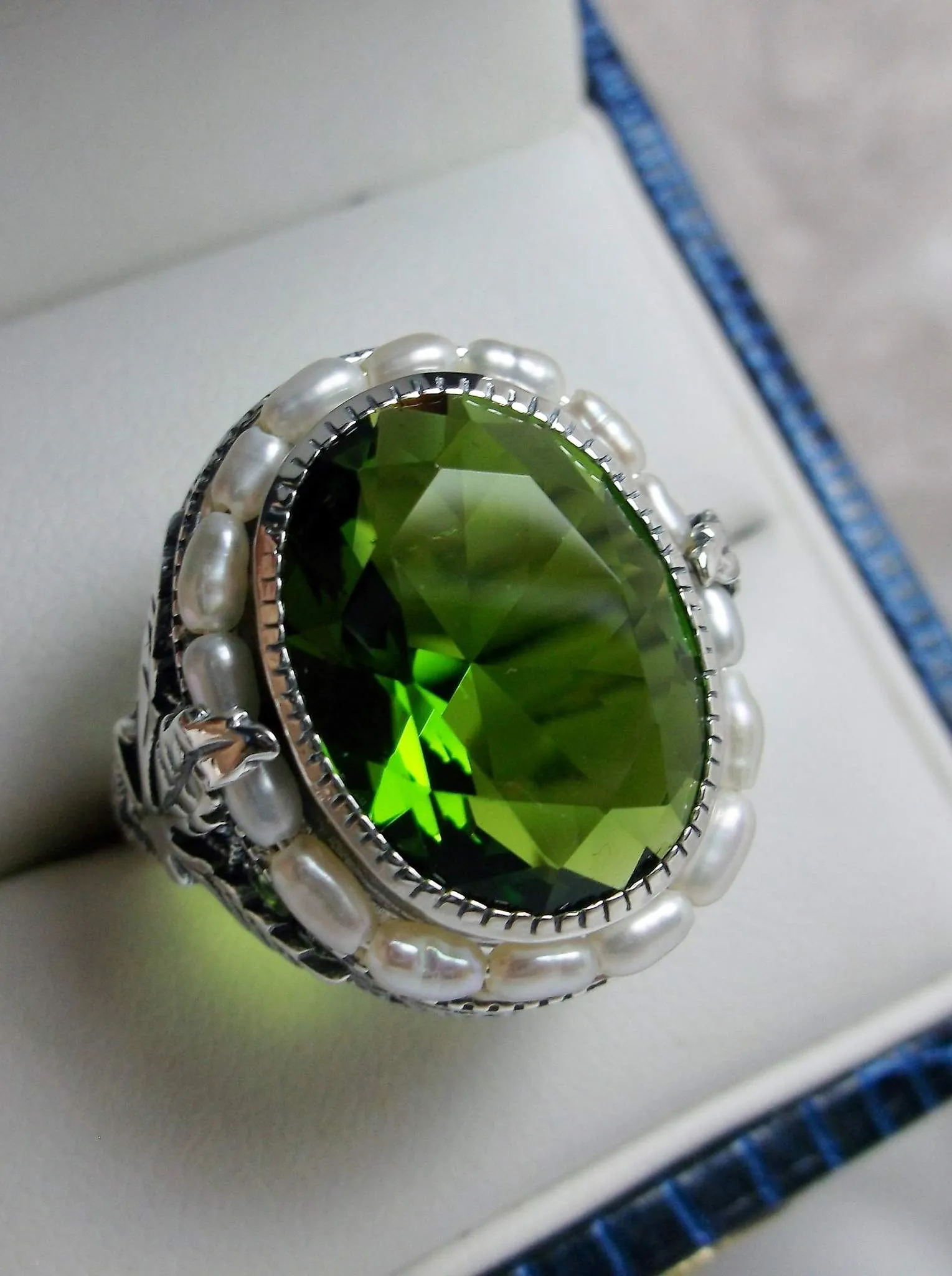 Peridot Ring, Garden Leaf Silver Filigree, Victorian Jewelry #D156