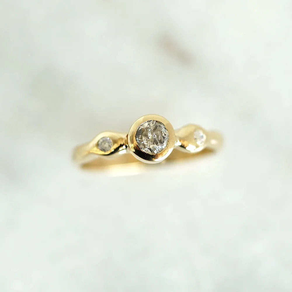 Snake Solitaire gold ring
