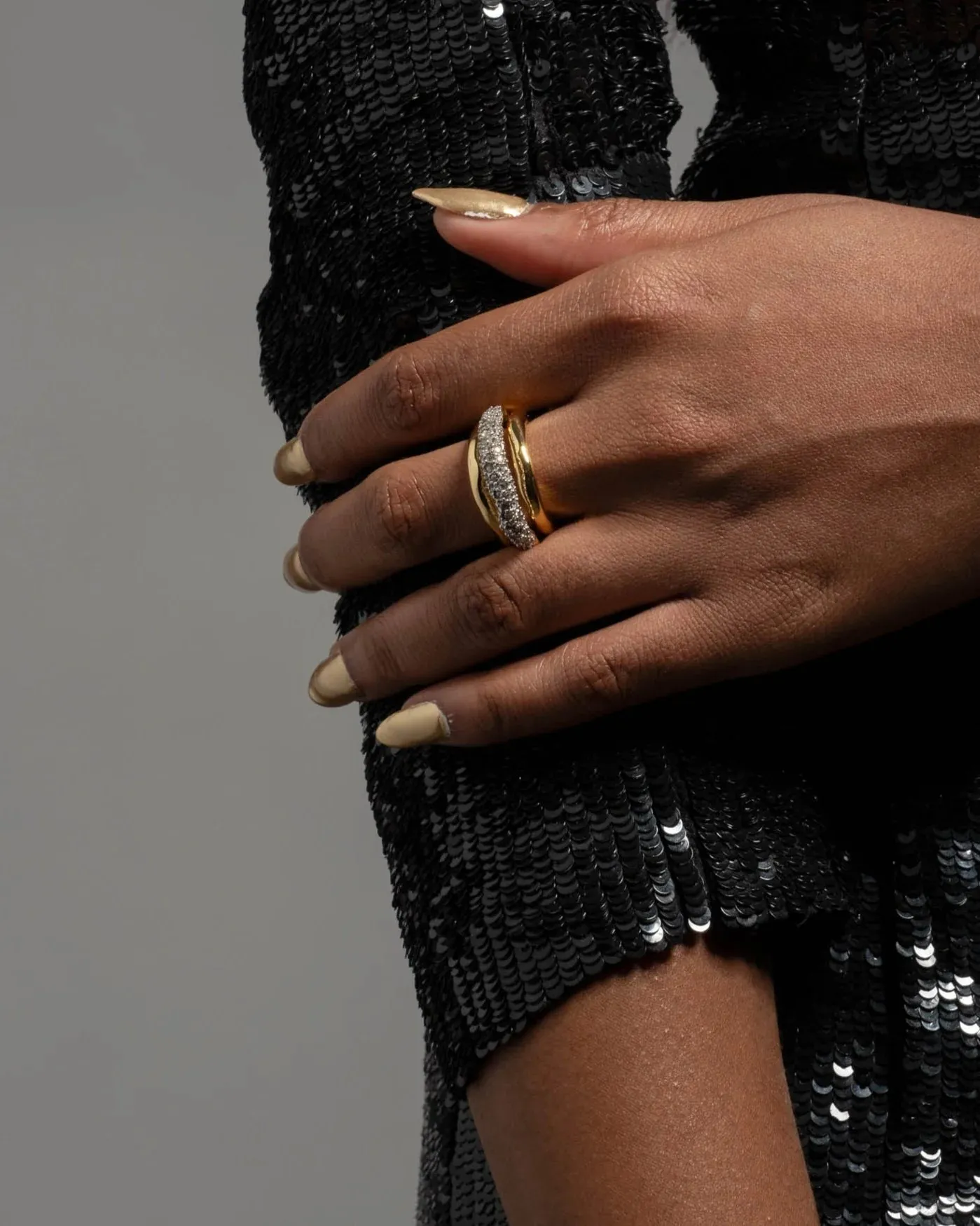 Solanales Crystal Orbiting Ring - Gold - Size 8
