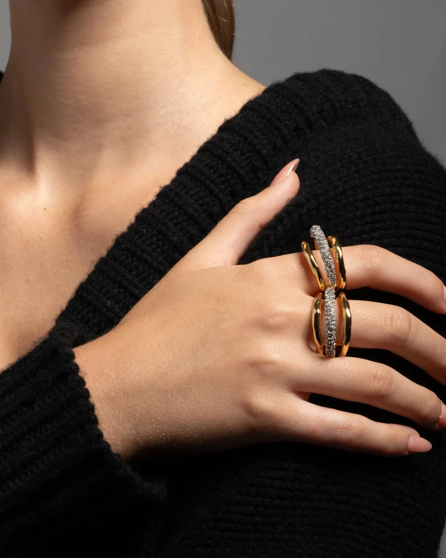 Solanales Crystal Orbiting Ring - Gold - Size 8