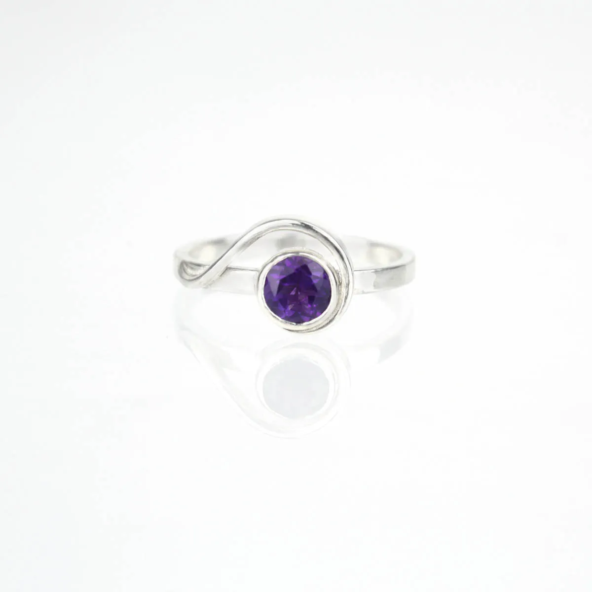 Spiral Ring with 5mm Amethyst