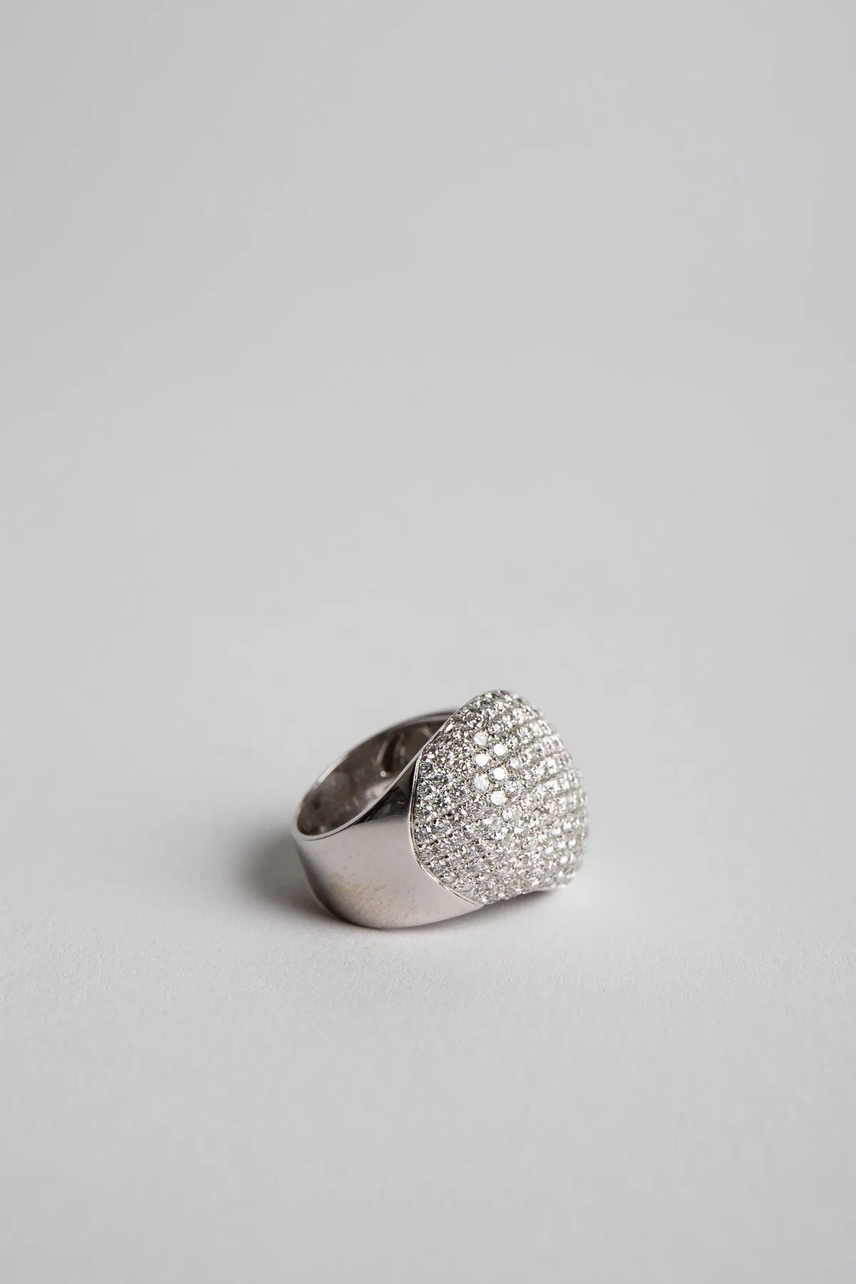 STEFERE | 18K WHITE GOLD & DIAMOND RING
