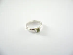 Tiffany & Co Silver Peridot Green Gemstone Ring Stacking Band Sz 6.25 Gift Love